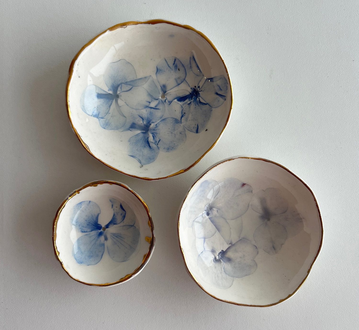 Ceramic Pinch Pots – Blue Hydrangea with Gold Rim